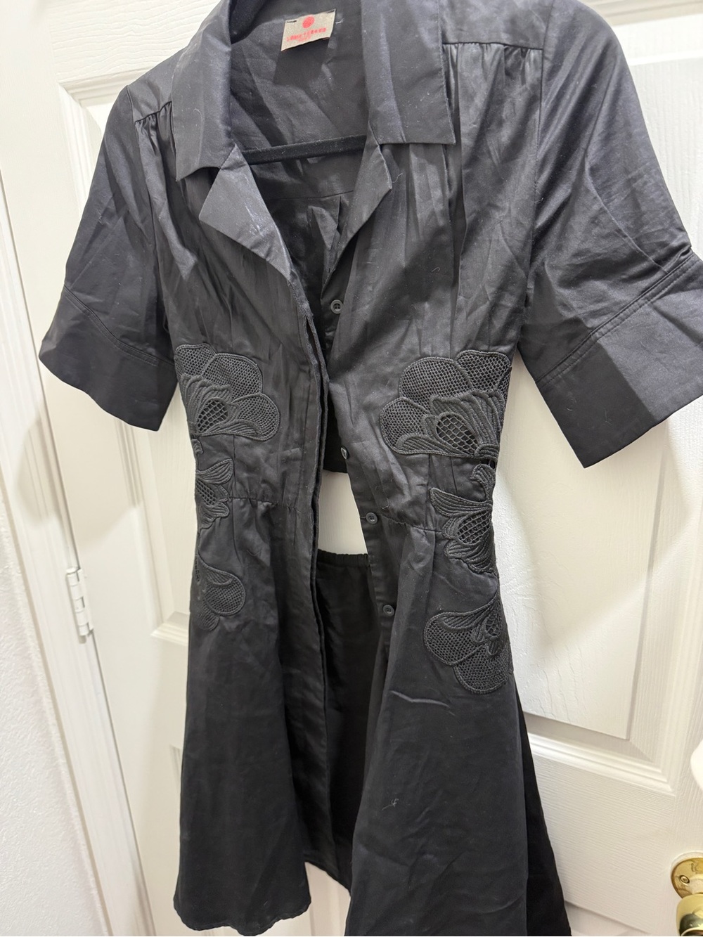 Louis Feraud Black Short-Sleeve Embroidered Midi Dress